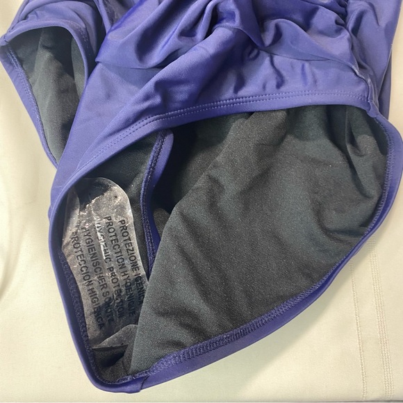 Hilor over the shoulder one piece swimsuit - Picture 4 of 6